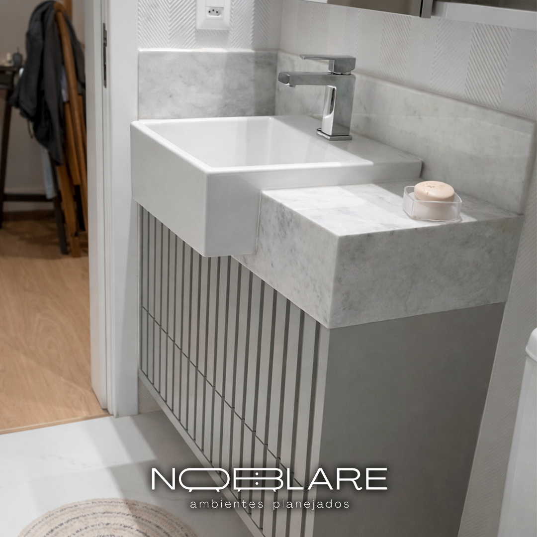 Lavabo com marcenaria personalizada